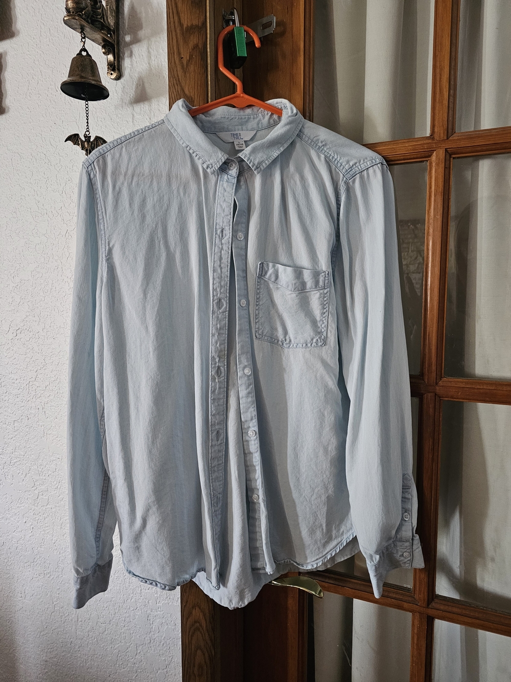 Time and Tru Light Blue Casual Button-Down Shirt